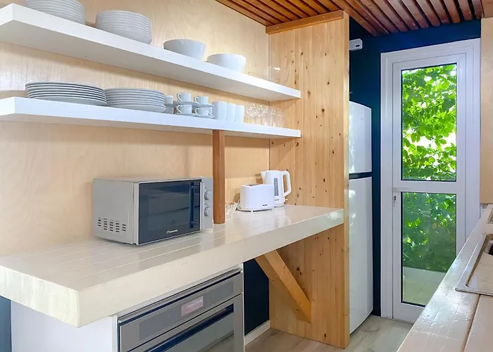 Phaedrus Living: Seaview Luxury Flat Athina Grenada Daire *