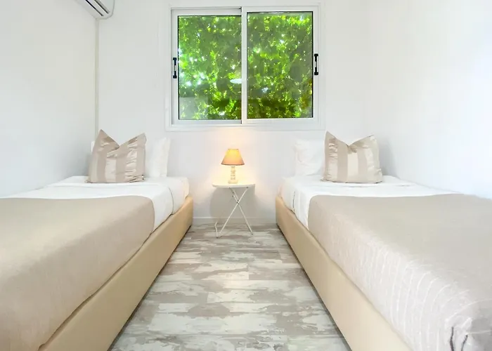 Phaedrus Living: Seaview Luxury Flat Athina Grenada Daire *