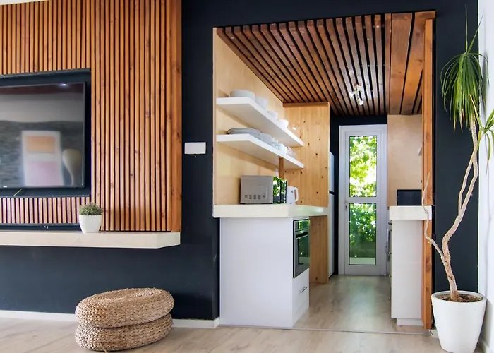 Phaedrus Living: Seaview Luxury Flat Athina Grenada Пафос