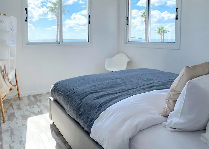 Phaedrus Living: Seaview Luxury Flat Athina Grenada