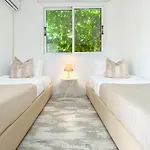 Phaedrus Living: Seaview Luxury Flat Athina Grenada Apartment *